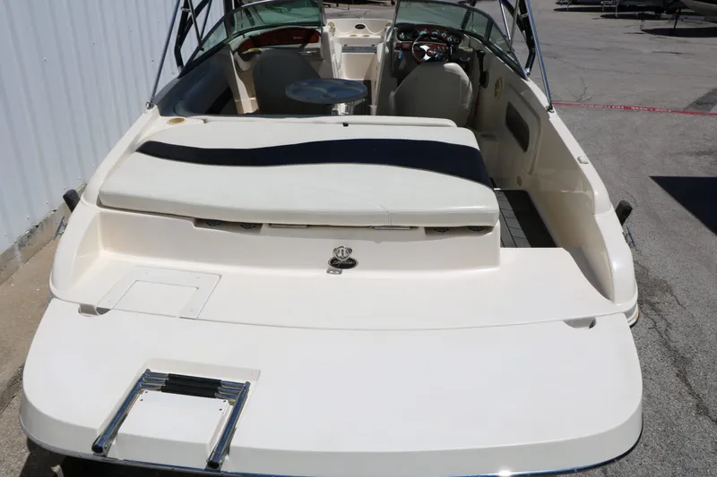Slide: The Image of Rinker 212 Captiva Bowrider 2004 - 7