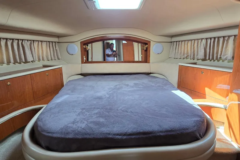 Slide: The Image of Standard Horizon marine radio on 2001 Sea Ray 400 Sedan Bridge yacht. - 11