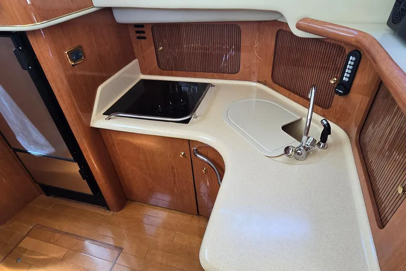 Slide: The Image of Fusion stereo system installed on a 2001 Sea Ray 400 Sedan Bridge yacht. - 7