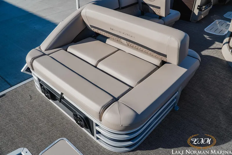Slide: The Image of 2025 Bennington 24MSB pontoon boat seating at Lake Norman Marina. - 6