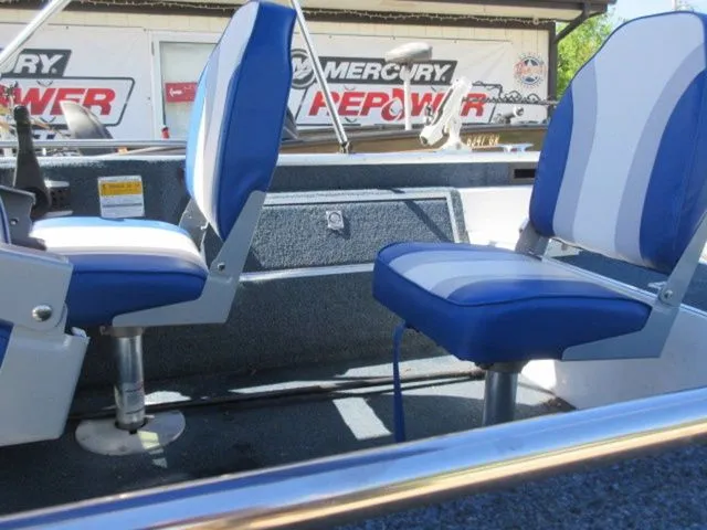 Slide: The Image of Lowe 1620 Aluminum Deep V / 1992 Johnson 70 Hp Outboard 1993 - 15