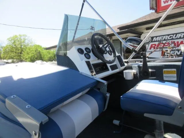Slide: The Image of Lowe 1620 Aluminum Deep V / 1992 Johnson 70 Hp Outboard 1993 - 22