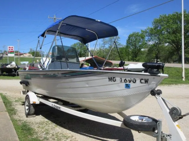 Slide: The Image of Lowe 1620 Aluminum Deep V / 1992 Johnson 70 Hp Outboard 1993 - 5