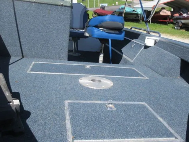 Slide: The Image of Lowe 1620 Aluminum Deep V / 1992 Johnson 70 Hp Outboard 1993 - 8