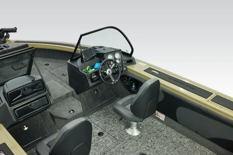 Slide: The Image of Tracker Targa V-19 Combo 2026 - 19