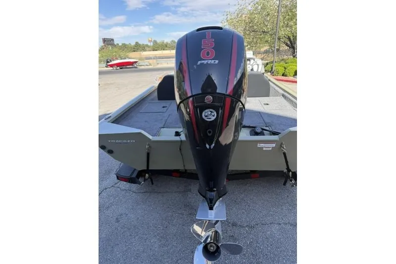 Slide: The Image of 2026 Tracker Pro Team 195 boat with 150 Pro outboard motor. - 5