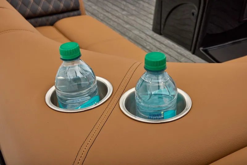 Slide: The Image of Ranger 220F 2026 - 42