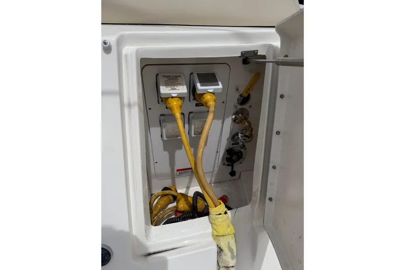 Slide: The Image of Power connections on a 2012 Sea Ray Sundancer 350 boat. - 36
