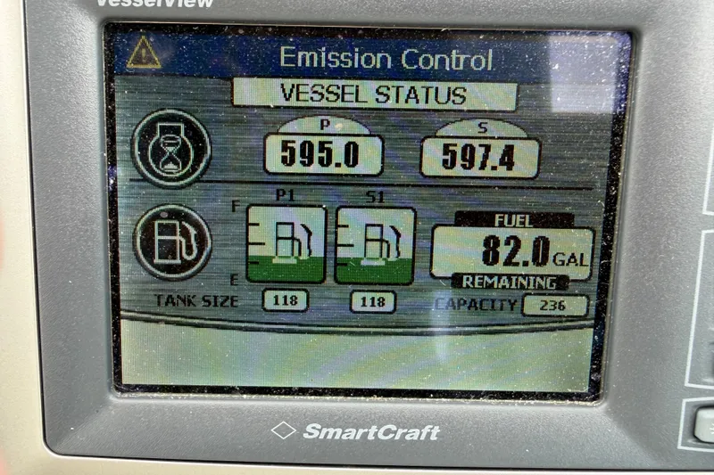 Slide: The Image of SmartCraft VesselView display showing fuel status on 2012 Sea Ray Sundancer 350. - 50