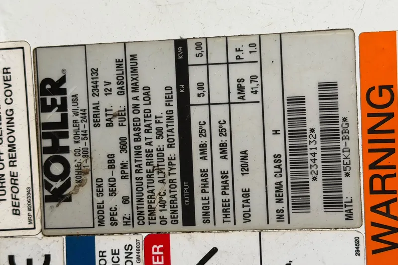 Slide: The Image of Sea Ray Sundancer 350 2012 - 64