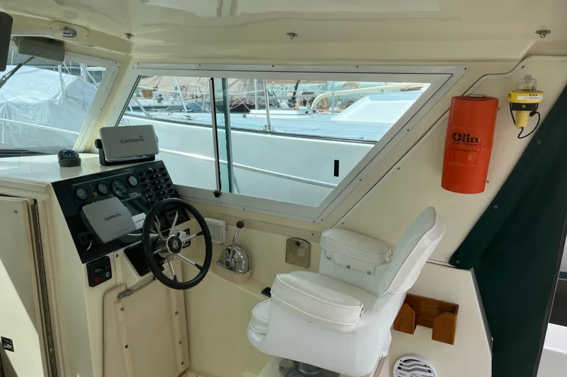 Slide: The Image of Interior helm of 1998 Albin 28 Tournament Express with Garmin navigation system. - 15