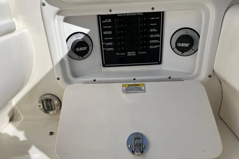 Slide: The Image of Sea Ray, Sea Ray 290SLX, Sea Ray SLX, Cruisers, Cruiser Yachts, Sundancer, Sea Ray Sundancer, Bow Rider Boats, Cruising Boats - 14