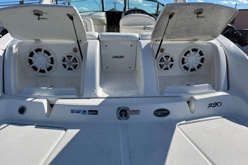 Slide: The Image of Sea Ray, Sea Ray 290SLX, Sea Ray SLX, Cruisers, Cruiser Yachts, Sundancer, Sea Ray Sundancer, Bow Rider Boats, Cruising Boats - 15