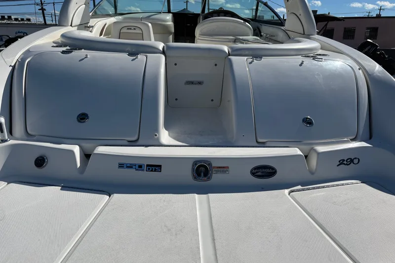 Slide: The Image of Sea Ray, Sea Ray 290SLX, Sea Ray SLX, Cruisers, Cruiser Yachts, Sundancer, Sea Ray Sundancer, Bow Rider Boats, Cruising Boats - 16