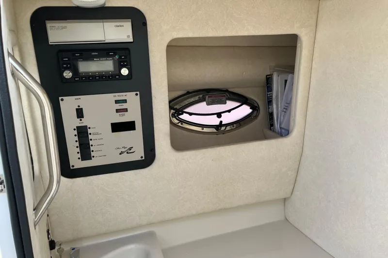 Slide: The Image of Sea Ray, Sea Ray 290SLX, Sea Ray SLX, Cruisers, Cruiser Yachts, Sundancer, Sea Ray Sundancer, Bow Rider Boats, Cruising Boats - 18