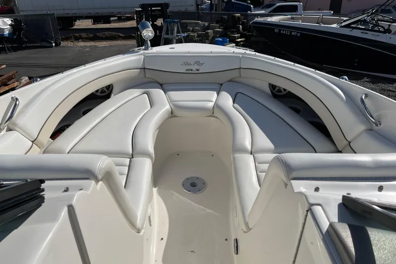 Slide: The Image of Sea Ray, Sea Ray 290SLX, Sea Ray SLX, Cruisers, Cruiser Yachts, Sundancer, Sea Ray Sundancer, Bow Rider Boats, Cruising Boats - 19