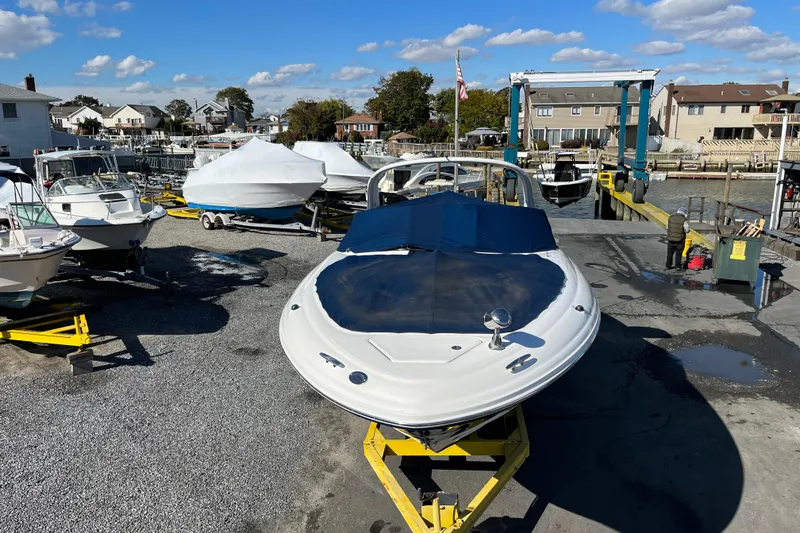 Slide: The Image of Sea Ray, Sea Ray 290SLX, Sea Ray SLX, Cruisers, Cruiser Yachts, Sundancer, Sea Ray Sundancer, Bow Rider Boats, Cruising Boats - 3