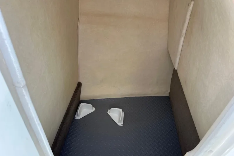 Slide: The Image of Sea Ray, Sea Ray 290SLX, Sea Ray SLX, Cruisers, Cruiser Yachts, Sundancer, Sea Ray Sundancer, Bow Rider Boats, Cruising Boats - 31