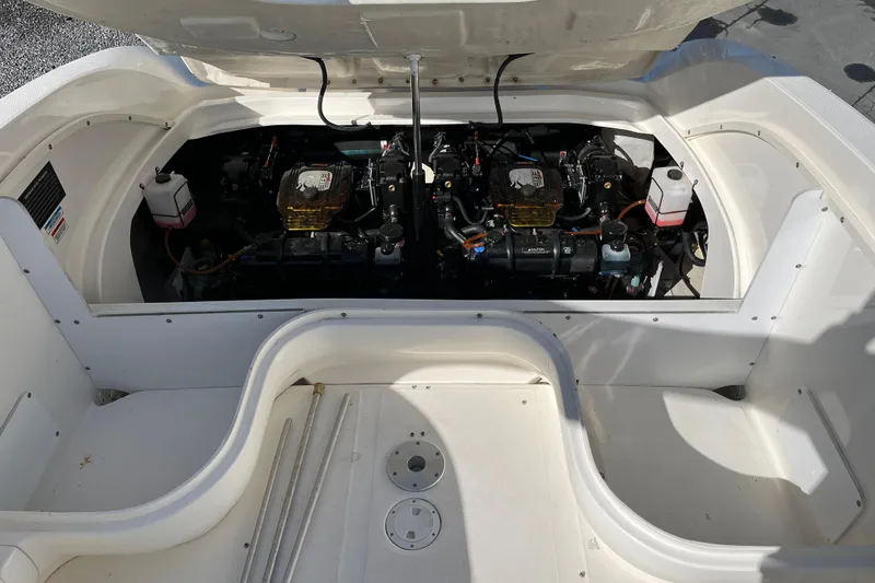 Slide: The Image of Sea Ray, Sea Ray 290SLX, Sea Ray SLX, Cruisers, Cruiser Yachts, Sundancer, Sea Ray Sundancer, Bow Rider Boats, Cruising Boats - 32