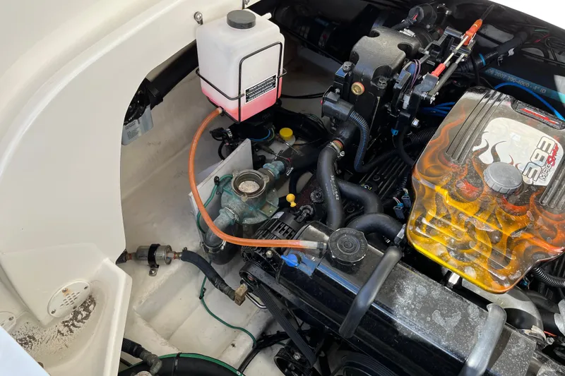 Slide: The Image of Sea Ray, Sea Ray 290SLX, Sea Ray SLX, Cruisers, Cruiser Yachts, Sundancer, Sea Ray Sundancer, Bow Rider Boats, Cruising Boats - 33