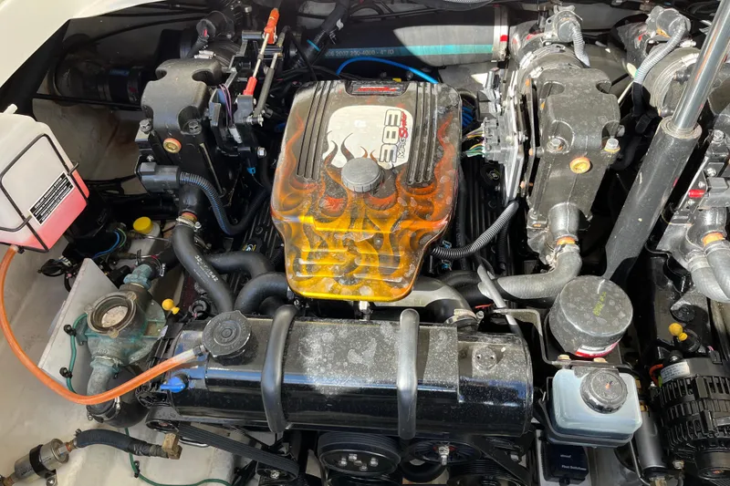 Slide: The Image of Sea Ray, Sea Ray 290SLX, Sea Ray SLX, Cruisers, Cruiser Yachts, Sundancer, Sea Ray Sundancer, Bow Rider Boats, Cruising Boats - 34