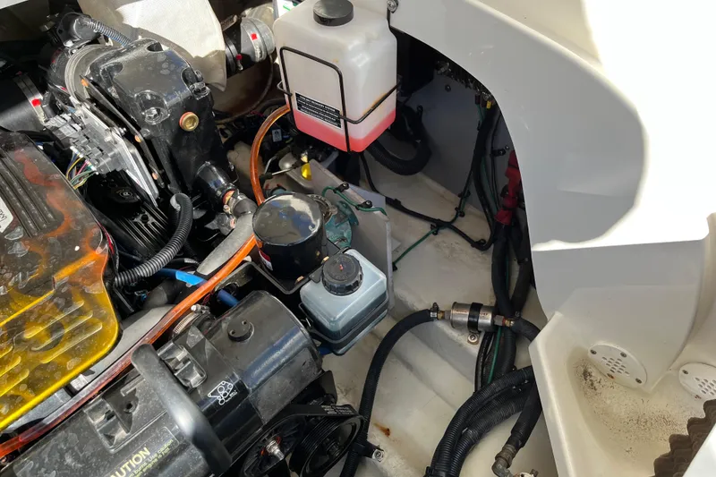 Slide: The Image of Sea Ray, Sea Ray 290SLX, Sea Ray SLX, Cruisers, Cruiser Yachts, Sundancer, Sea Ray Sundancer, Bow Rider Boats, Cruising Boats - 38