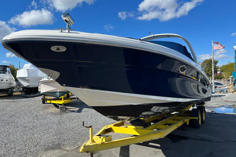 Slide: The Image of Sea Ray, Sea Ray 290SLX, Sea Ray SLX, Cruisers, Cruiser Yachts, Sundancer, Sea Ray Sundancer, Bow Rider Boats, Cruising Boats - 4