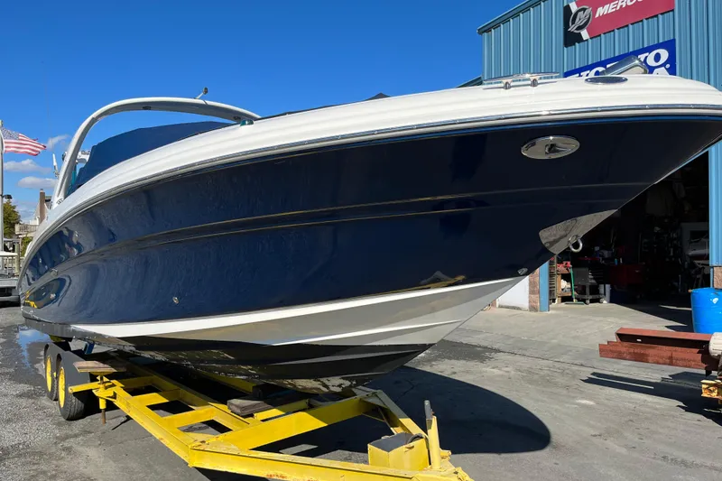 Slide: The Image of Sea Ray, Sea Ray 290SLX, Sea Ray SLX, Cruisers, Cruiser Yachts, Sundancer, Sea Ray Sundancer, Bow Rider Boats, Cruising Boats - 5