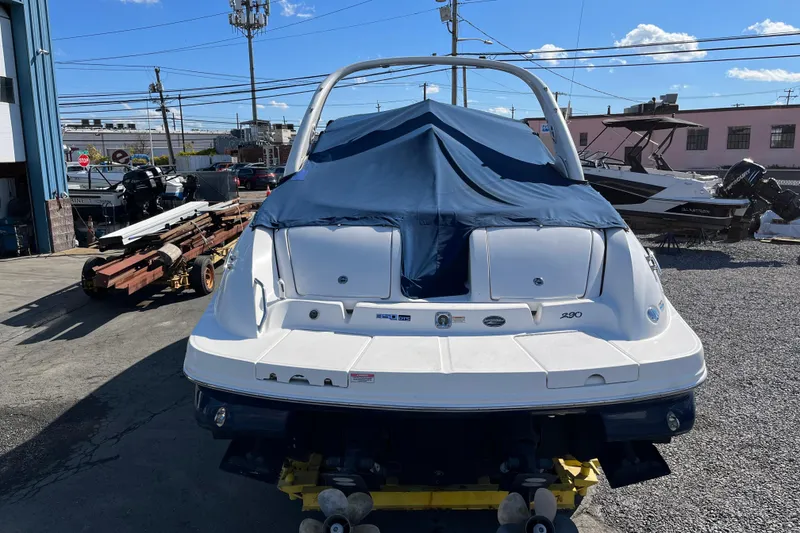 Slide: The Image of Sea Ray, Sea Ray 290SLX, Sea Ray SLX, Cruisers, Cruiser Yachts, Sundancer, Sea Ray Sundancer, Bow Rider Boats, Cruising Boats - 8