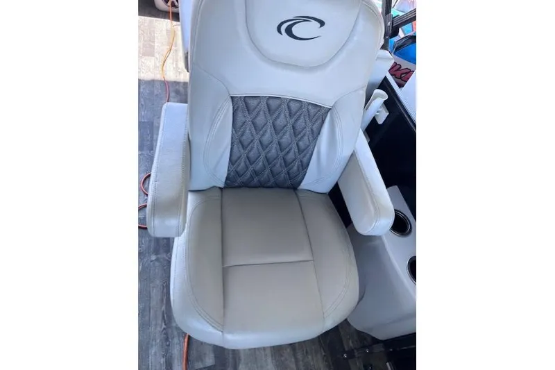 Slide: The Image of Captain's chair on 2019 Crest 220 CREST III boat, featuring elegant design and comfort. - 15