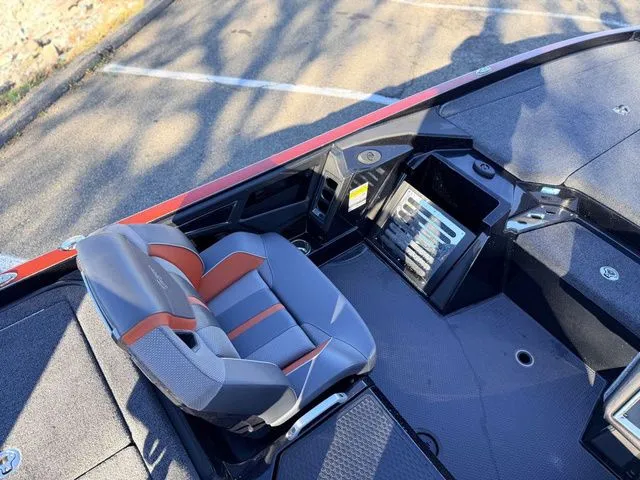 Slide: The Image of Ranger Z521R 2024 - 11