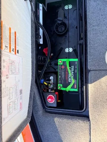 Slide: The Image of Ranger Z521R 2024 - 14