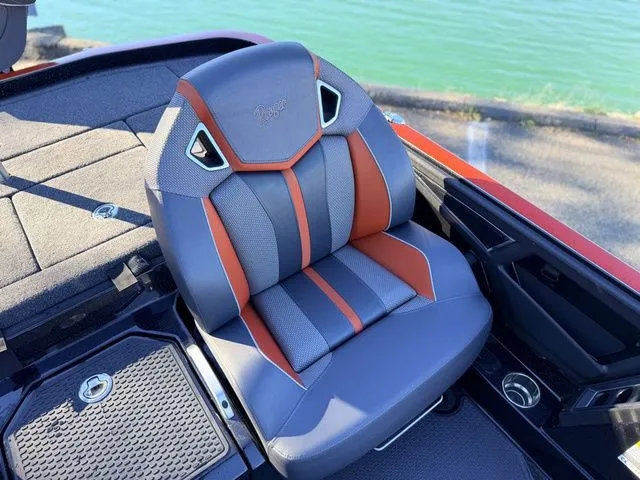 Slide: The Image of Ranger Z521R 2024 - 28