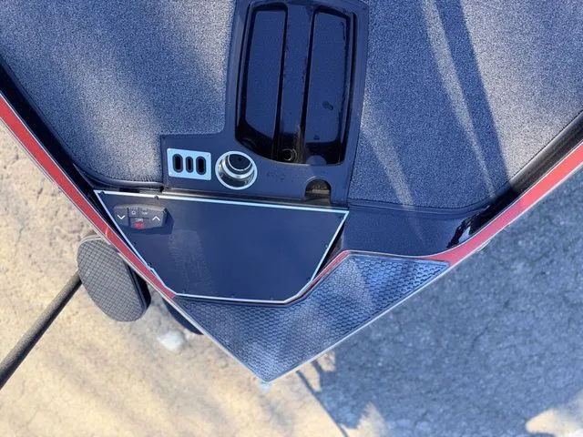 Slide: The Image of Ranger Z521R 2024 - 31