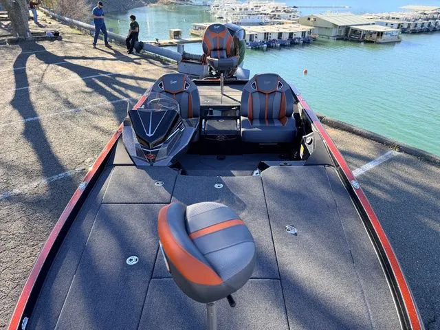 Slide: The Image of Ranger Z521R 2024 - 8