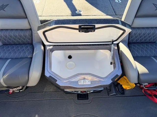 Slide: The Image of Vexus VXs20 2024 - 20