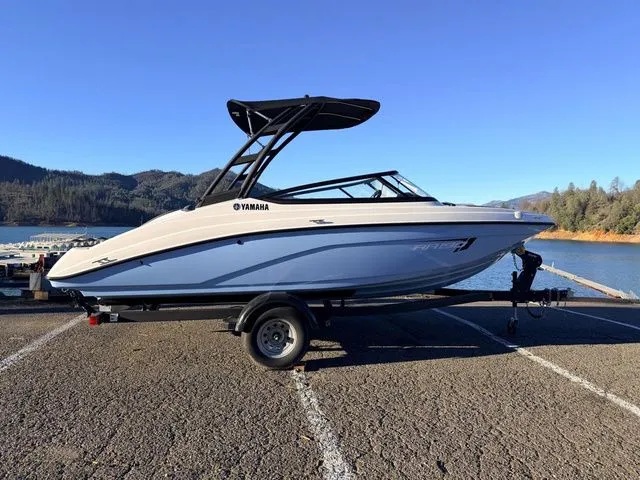 The Image of Yamaha AR190 2025 - 1