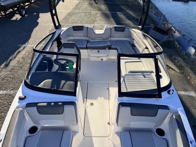 Slide: The Image of Yamaha AR190 2025 - 10