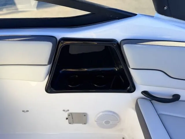 Slide: The Image of Yamaha AR190 2025 - 21