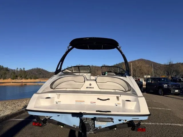 Slide: The Image of Yamaha AR190 2025 - 3