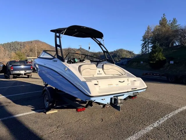 Slide: The Image of Yamaha AR190 2025 - 4