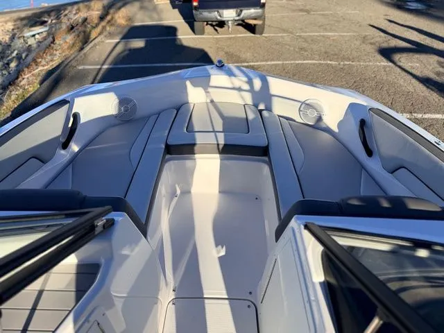 Slide: The Image of Yamaha AR190 2025 - 9