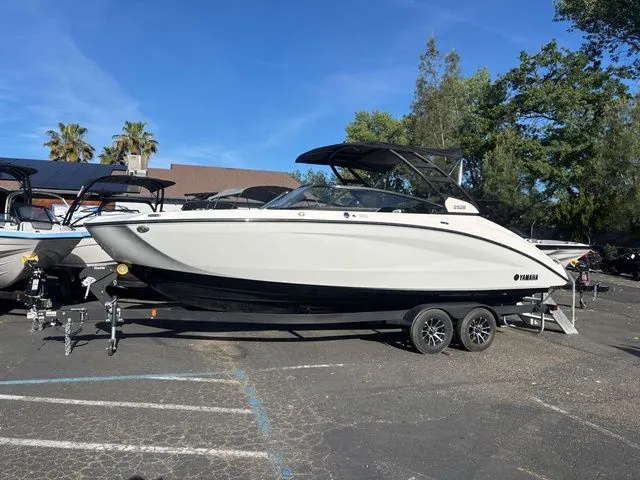 The Image of Yamaha 252S 4STAR 2026 - 1