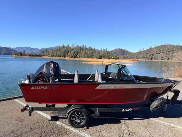 Slide: The Image of Alumacraft Competitor 185X Sport 2025 - 10