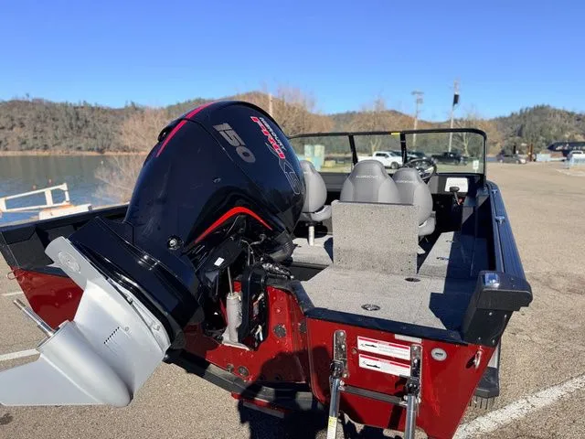 Slide: The Image of Alumacraft Competitor 185X Sport 2025 - 13