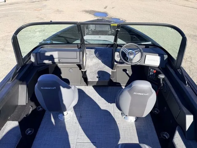 Slide: The Image of Alumacraft Competitor 185X Sport 2025 - 15