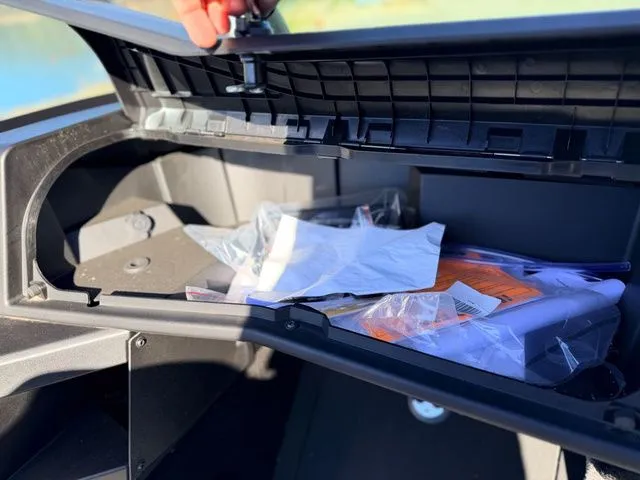 Slide: The Image of Alumacraft Competitor 185X Sport 2025 - 24