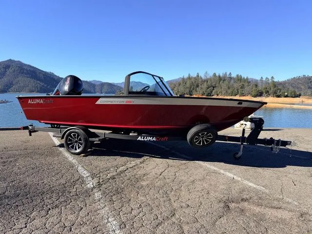Slide: The Image of Alumacraft Competitor 185X Sport 2025 - 9