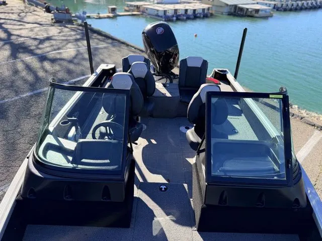 Slide: The Image of Alumacraft Competitor 175X Sport 2024 - 10