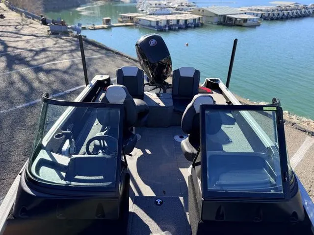 Slide: The Image of Alumacraft Competitor 175X Sport 2024 - 11